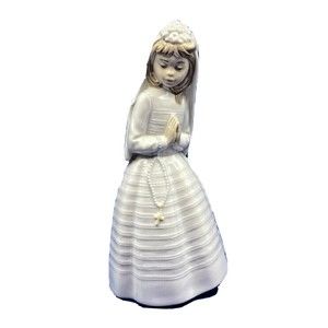 Nao By Lladro First Communion Praying Girl Catholic Rosary Porcelain Figurine 9"